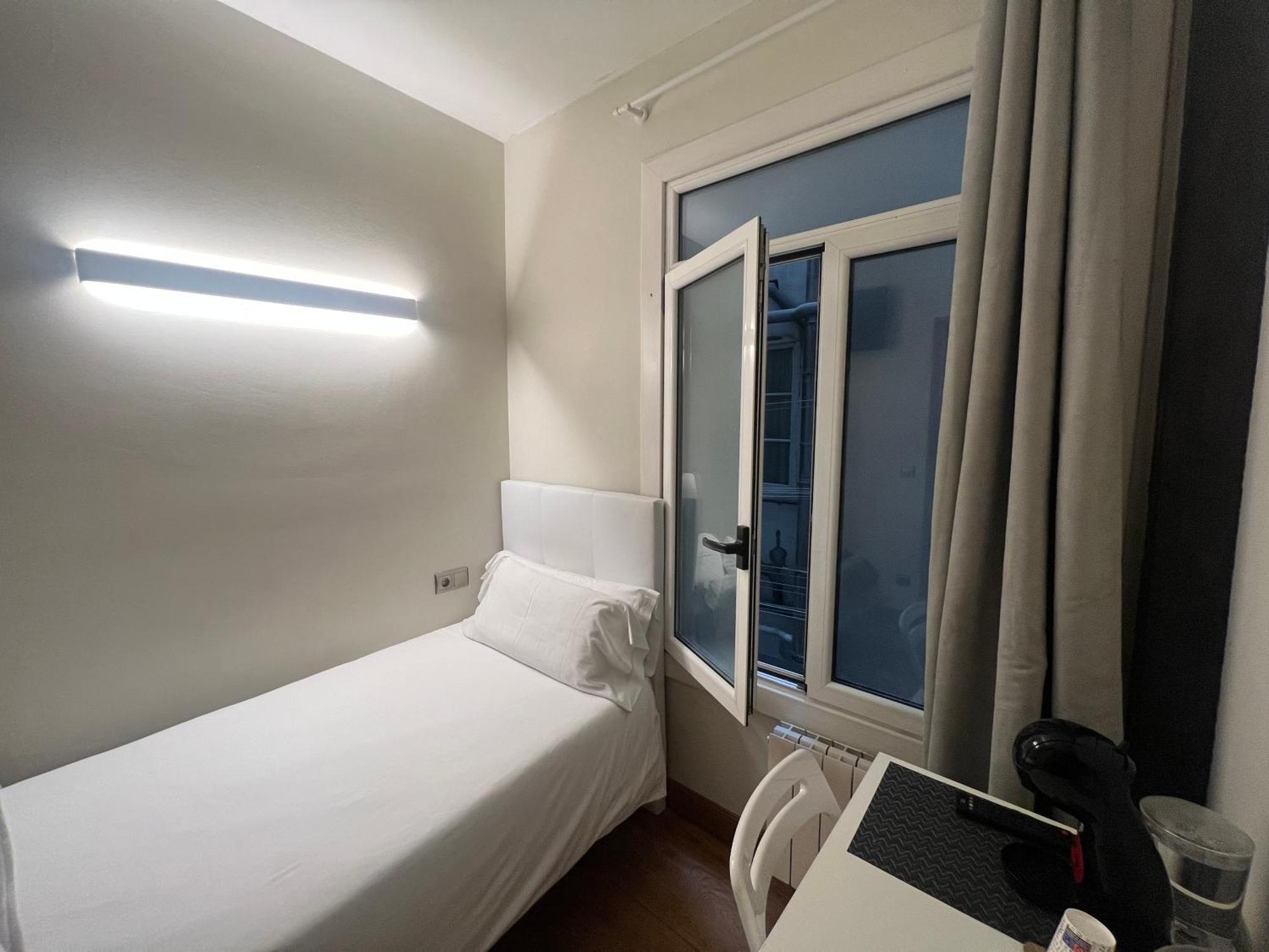 Pension Artea San Sebastián Exteriör bild